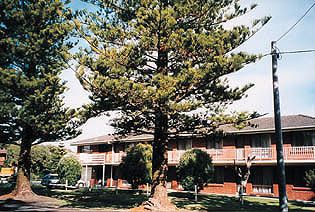 Eastern Beach Holiday Units - Lightning Ridge Tourism 0