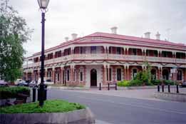 Jens Town Hall Hotel - Lightning Ridge Tourism 0