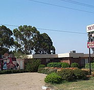 Coach Lamp Motel - Lightning Ridge Tourism