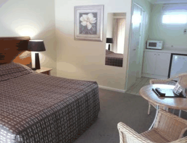 Margaret River Holiday Suites - Lightning Ridge Tourism 3
