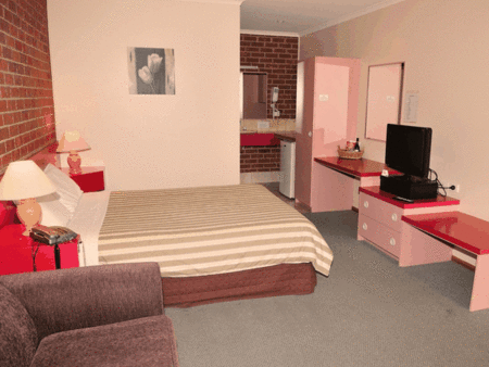 Werribee Motel  Apartments - Lightning Ridge Tourism