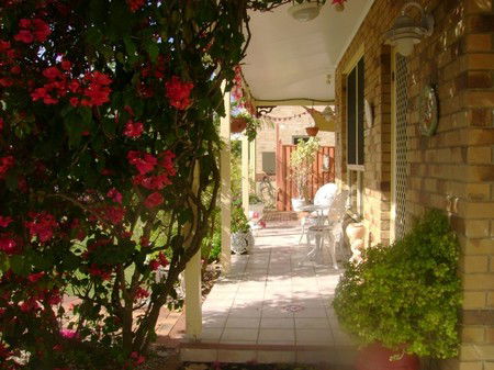 Angels Beach Lodge - Lightning Ridge Tourism 2