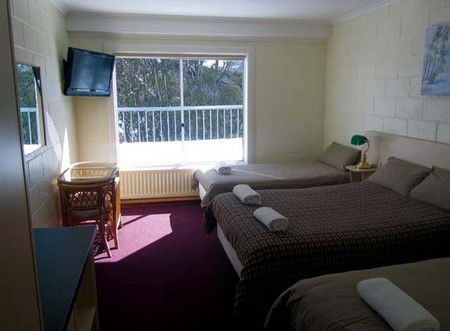 Falls Creek Hotel - Lightning Ridge Tourism 0