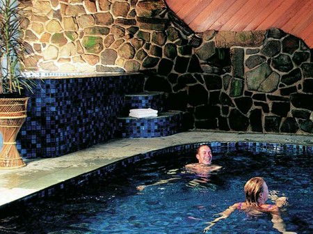 Falls Creek Hotel - Lightning Ridge Tourism 3