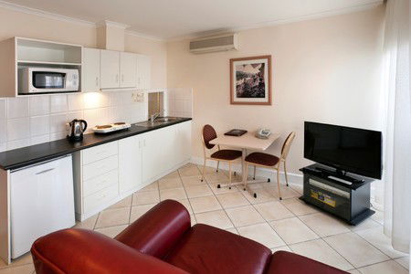 Best Western Ensenada Motor Inn And Suites - Lightning Ridge Tourism 3