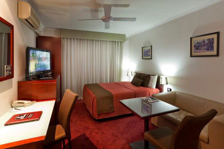 Best Western Ensenada Motor Inn And Suites - Lightning Ridge Tourism 4