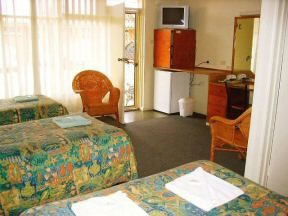 Pelican At Lakes Motel - Lightning Ridge Tourism 3