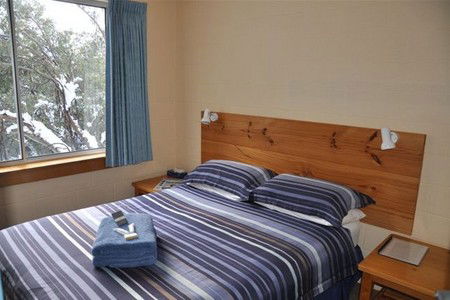 Ripparoo Ski Lodge - Lightning Ridge Tourism 1