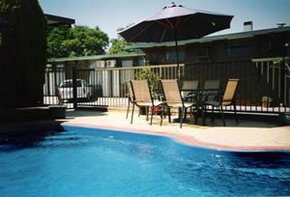 Sun Centre Motel - Lightning Ridge Tourism 0
