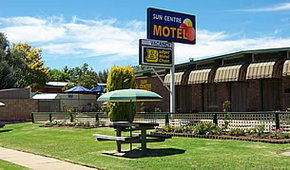 Sun Centre Motel - Lightning Ridge Tourism 1