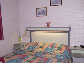 Sun Centre Motel - Lightning Ridge Tourism 2
