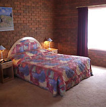 The Charles Sturt Motor Inn - Lightning Ridge Tourism 0