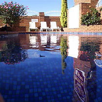 The Charles Sturt Motor Inn - Lightning Ridge Tourism 1