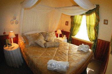 Segenhoe Inn - Lightning Ridge Tourism 1