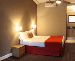 Rose and Crown Hotel - Lightning Ridge Tourism