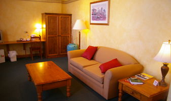 Kimba Community Hotel/motel - Lightning Ridge Tourism 1