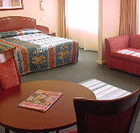 Embassy Motel - Lightning Ridge Tourism