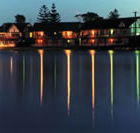 Clan Lakeside Lodge - Lightning Ridge Tourism