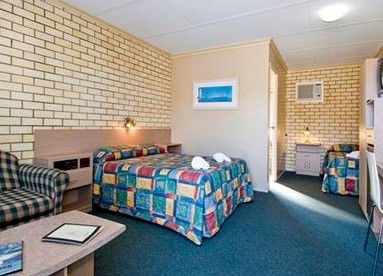  Lightning Ridge Tourism
