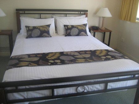 The Grange Resort - Lightning Ridge Tourism 4