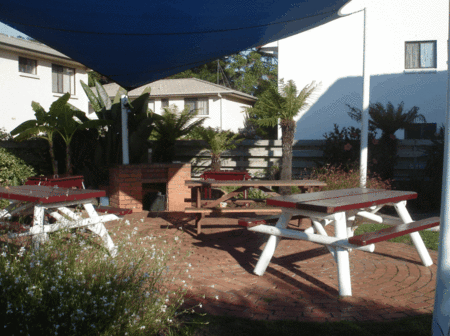 Peninsular Apartments - Lightning Ridge Tourism 1