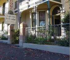 High Cross Park Lodge - Lightning Ridge Tourism 0