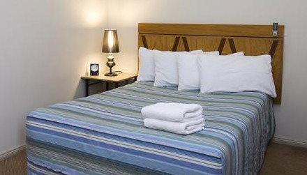 High Cross Park Lodge - Lightning Ridge Tourism 4
