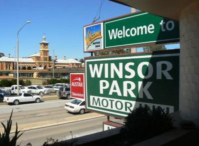 Albury Winsor Park Motor Inn - Lightning Ridge Tourism 0