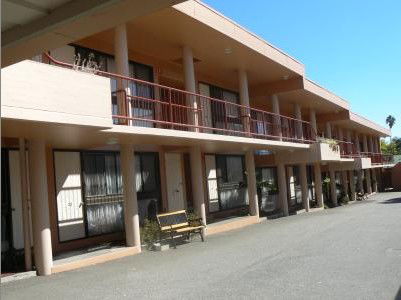 Albury Winsor Park Motor Inn - Lightning Ridge Tourism 1