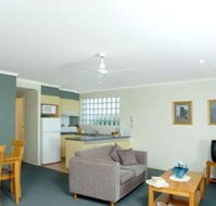 Beaches Holiday Resort - Lightning Ridge Tourism