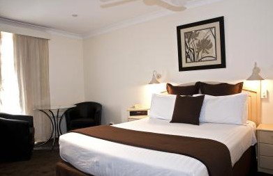 Central Caleula Motor Lodge - Lightning Ridge Tourism 3