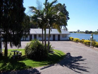 Colonial Court Motor Inn - Lightning Ridge Tourism 4