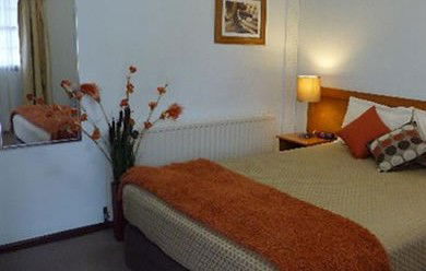 Colonial Lodge Motor Inn - Lightning Ridge Tourism 2
