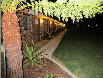 Golfers Lodge Motel - Lightning Ridge Tourism 0