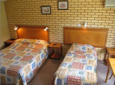 Golfers Lodge Motel - Lightning Ridge Tourism 4