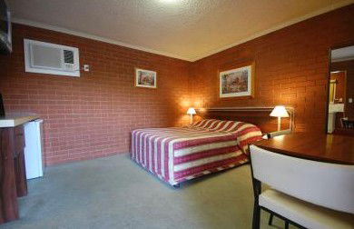 Junction Motor Inn - Lightning Ridge Tourism 2