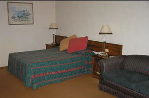 Seaton Arms Motor Inn - Lightning Ridge Tourism 0