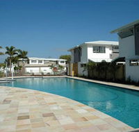 Coolum Villas - Lightning Ridge Tourism