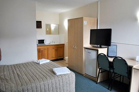 City Centre Motel - Lightning Ridge Tourism 4