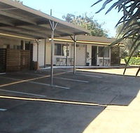 Kerry Court - Lightning Ridge Tourism