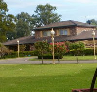 Carriage House Motor Inn - Lightning Ridge Tourism