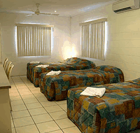 Barrier Reef Motel - Lightning Ridge Tourism