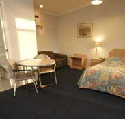 Orange Motor Lodge - Lightning Ridge Tourism