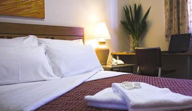 Perouse Lodge - Lightning Ridge Tourism 1