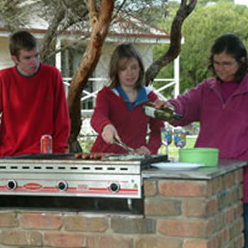 Cape Jervis Holiday Units - Lightning Ridge Tourism 0