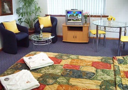 Lindy Lodge Motel And Function Centre - Lightning Ridge Tourism 0