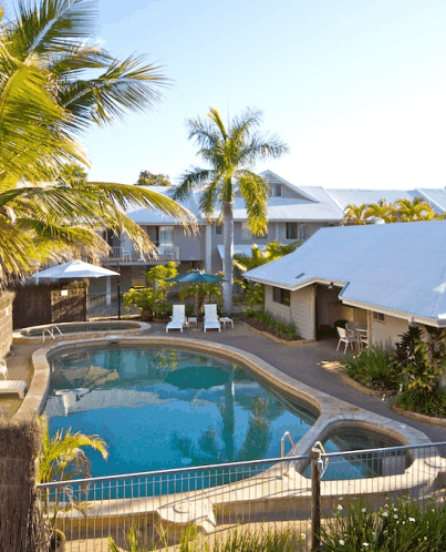 Pelican Beach Resort - Lightning Ridge Tourism