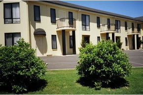 Hopkins House Motel & Apartments - Lightning Ridge Tourism 2
