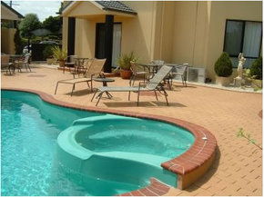 Hopkins House Motel & Apartments - Lightning Ridge Tourism 6