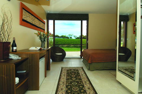 Chapel Hill Winery Guest House - Lightning Ridge Tourism 1